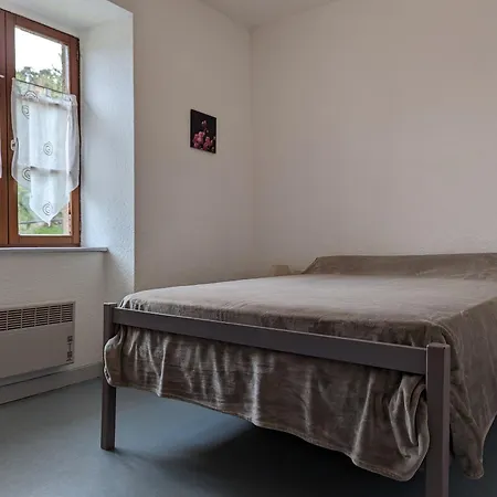 Maison Independante Et Spacieuse Pres De - Fr-1-582-3 Saint-Privat-dʼAllier