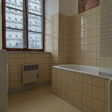 Maison Independante Et Spacieuse Pres De - Fr-1-582-3 * Saint-Privat-dʼAllier